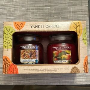YANKEE Candle Set 2 Medium Jar Candles Autumn Wreath & Macintosh
